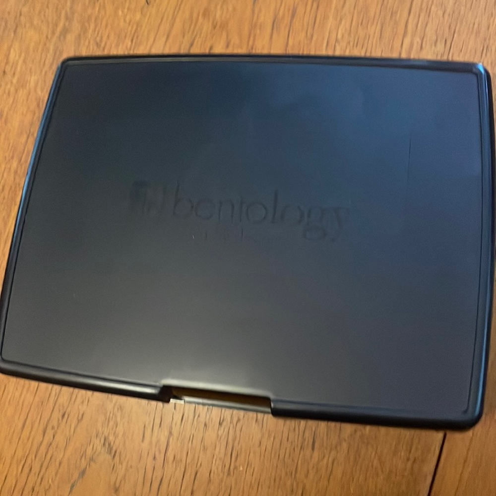 Bentology lunch box set, only used once!